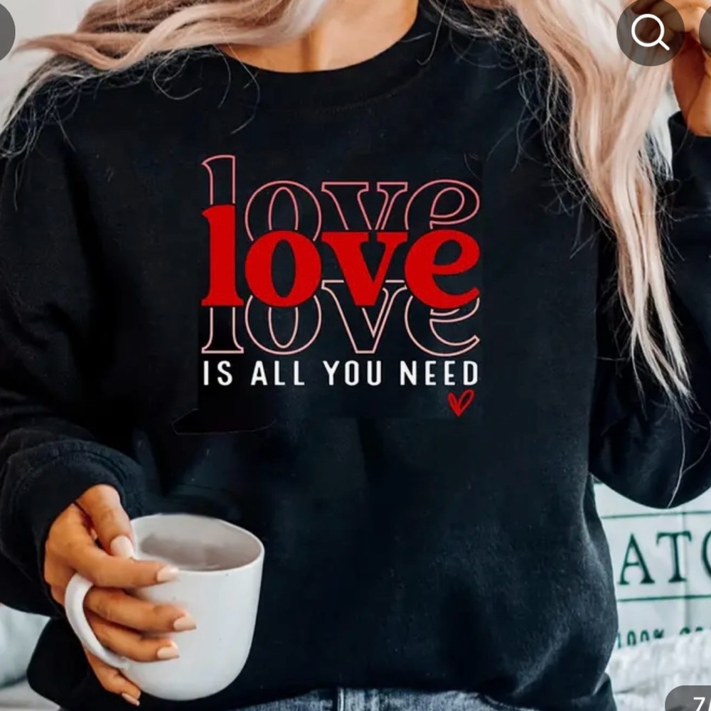 Black‎ Love Graphic Sweatshirt